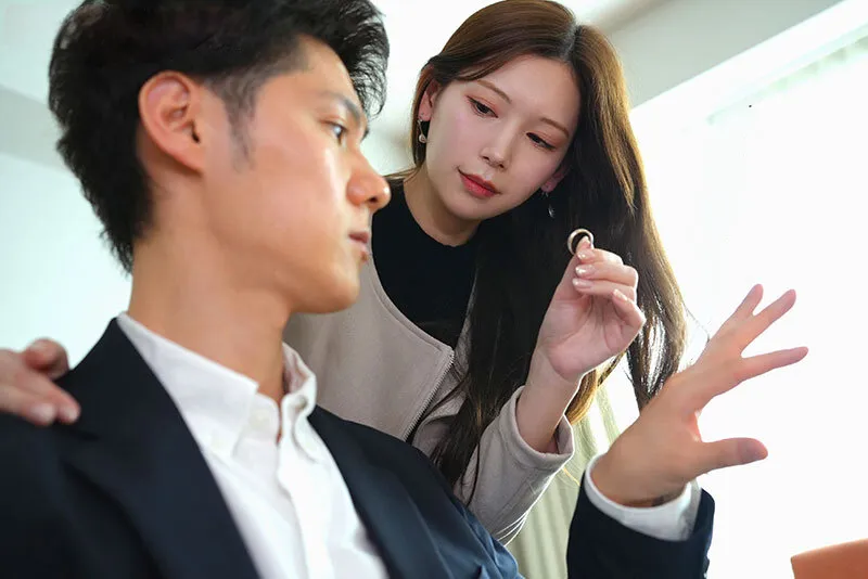 Bà xã đi đi chơi, ông chồng ở nhà bị nhỏ em cô vợ gạ phang không trượt phát nào